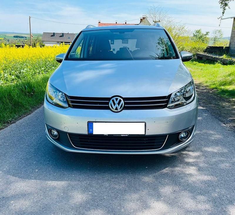 Gebraucht VW Touran Highline 105 PS (77 kW) 2012 Silber Van / Kleinbus