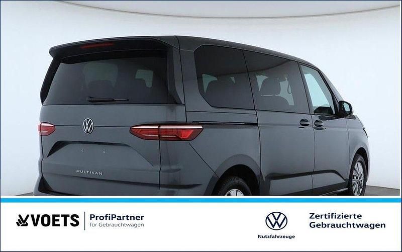 Gebraucht VW Multivan Life 150 PS (110 kW) 2025 Grau Van