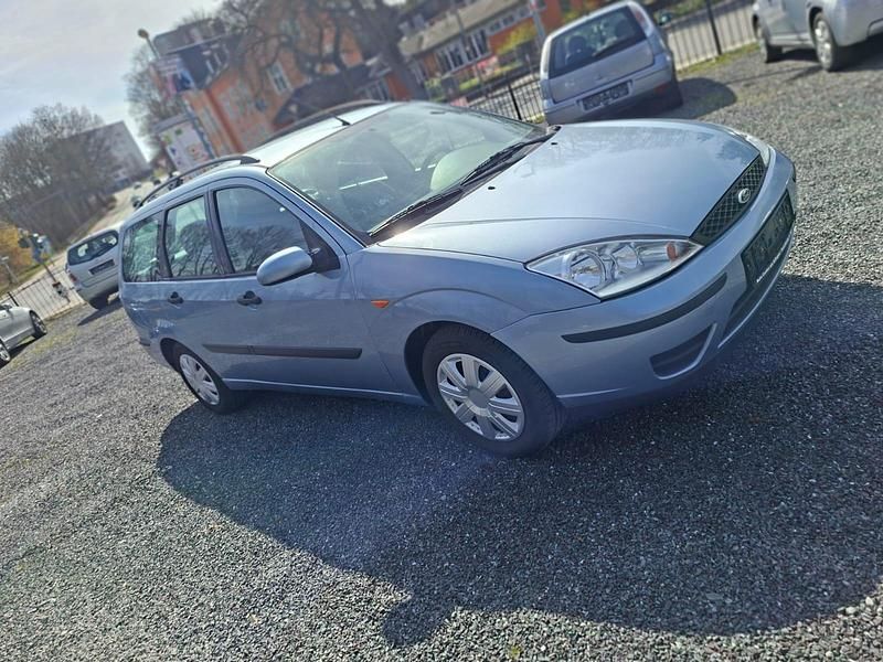 Gebraucht Ford Focus 85 PS (62 kW) 2004 Blau Kombi
