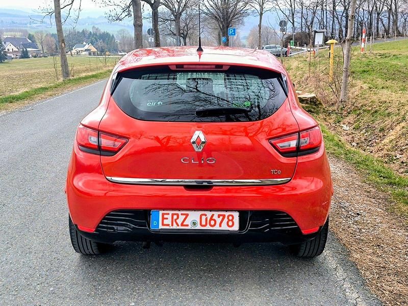 Gebraucht Renault Clio IV Dynamique 90 PS (66 kW) 2015 Rot Kleinwagen