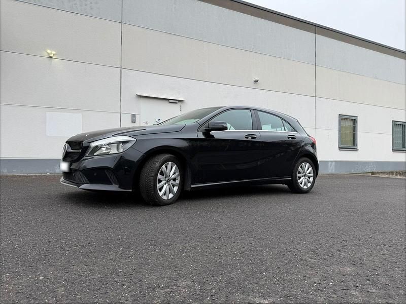 Usata Mercedes A200 Style 156 CV (114 kW) 2018 Nero Berlina