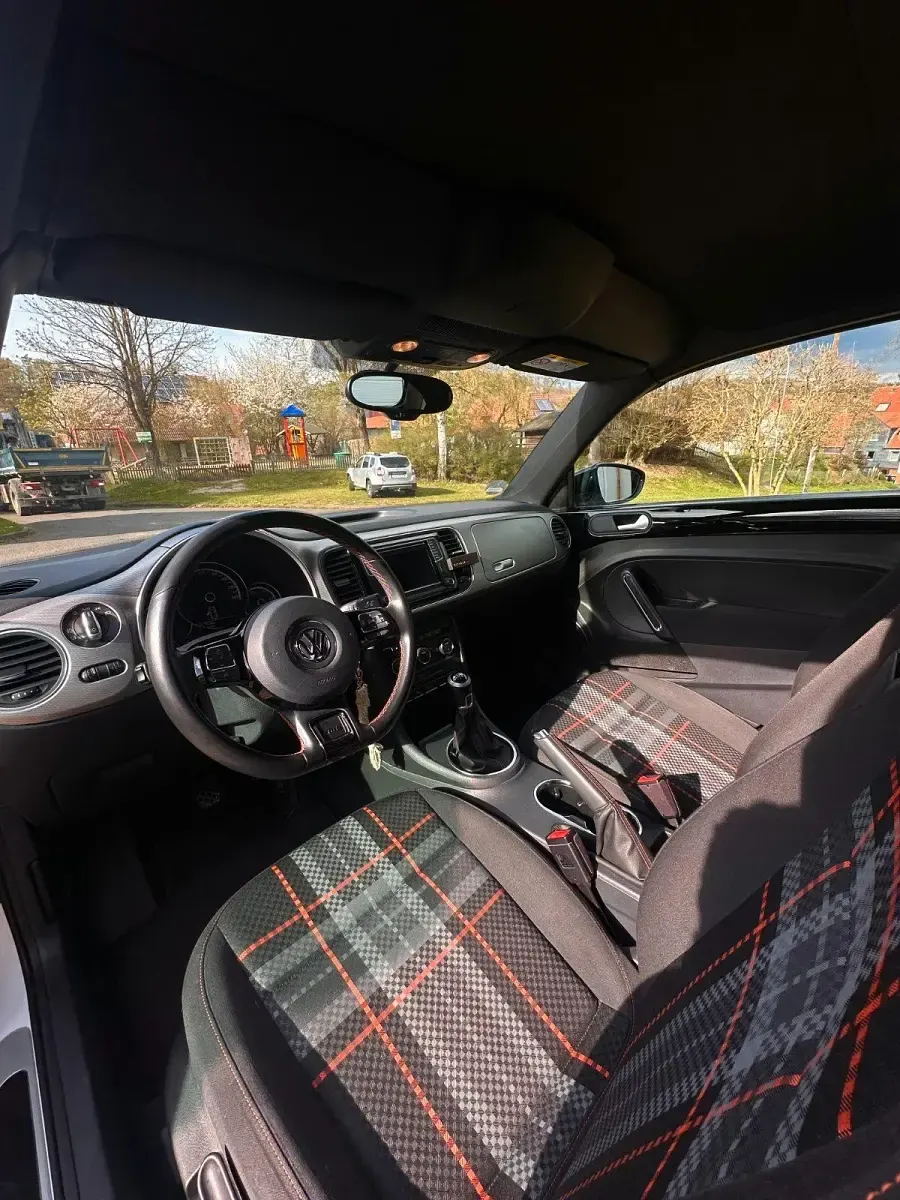 Gebraucht VW Beetle CLUB 105 PS (77 kW) 2016 Weiß Kleinwagen