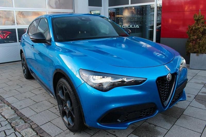 Blau Gebraucht 2023 Alfa Romeo Stelvio Premium SUV | 31.900 € (Guter Preis) - Bild 1/4