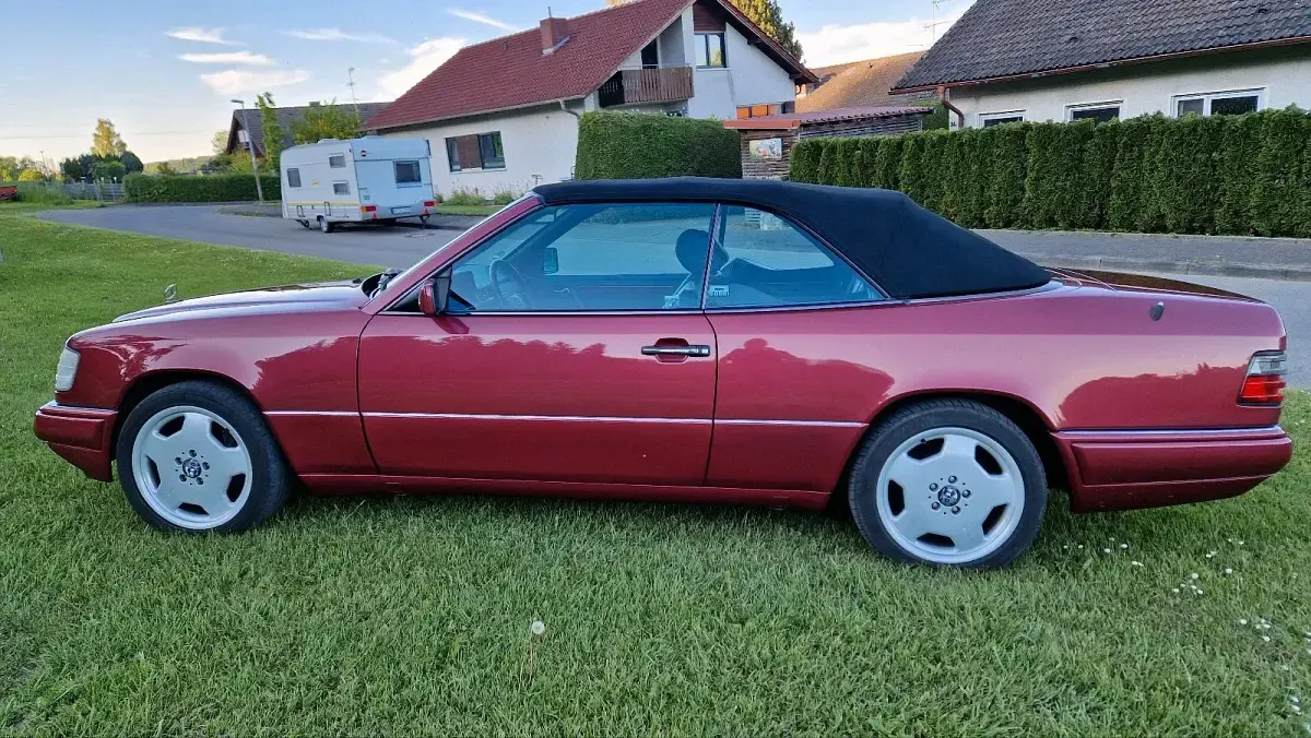 Gebraucht Mercedes E320 220 PS (161 kW) 1995 Rot Cabrio