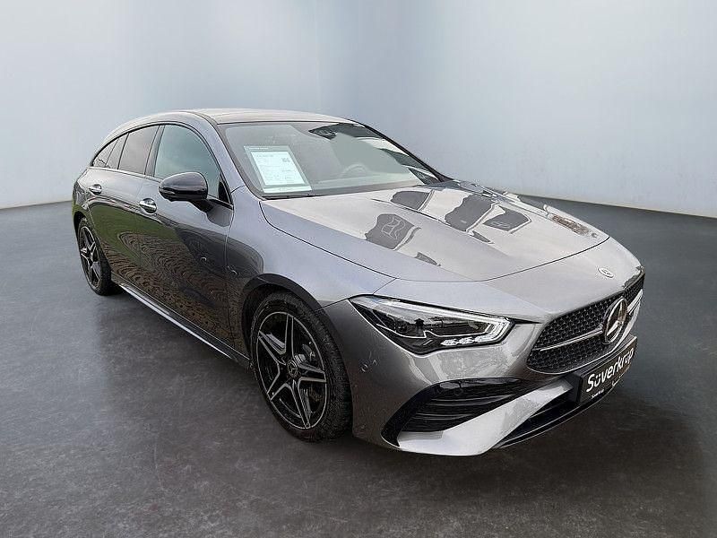 Gebraucht Mercedes CLA200 Shooting Brake AMG 163 PS (119 kW) 2024 Graulack mountaingrau (metallic) Kombi