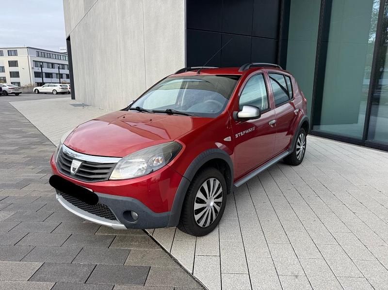 Rot Gebraucht 2010 Dacia Sandero Stepway SUV | 2.700 € - Bild 1/4
