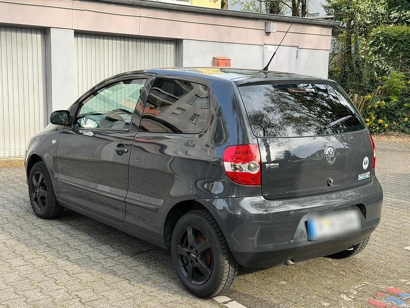 Gebraucht VW Fox Style 54 PS (39 kW) 2010 Grau Kleinwagen