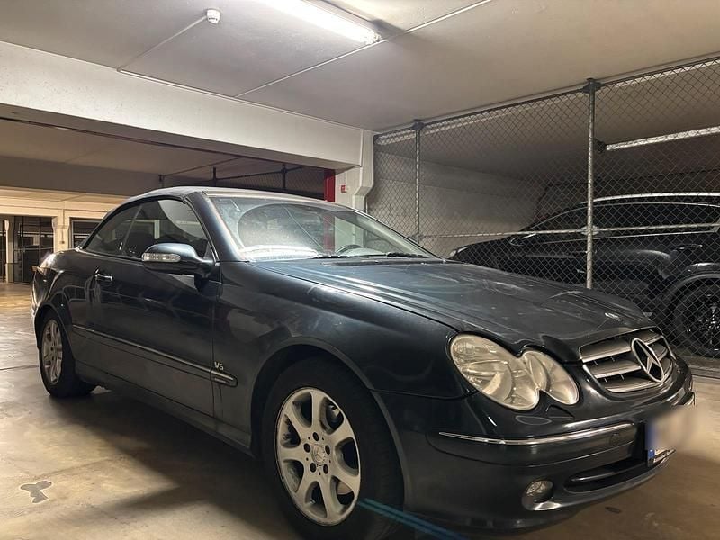 Schwarz Gebraucht 2004 Mercedes CLK320 Avantgarde Cabrio | 2.900 € (Fairer Preis) - Bild 1/4