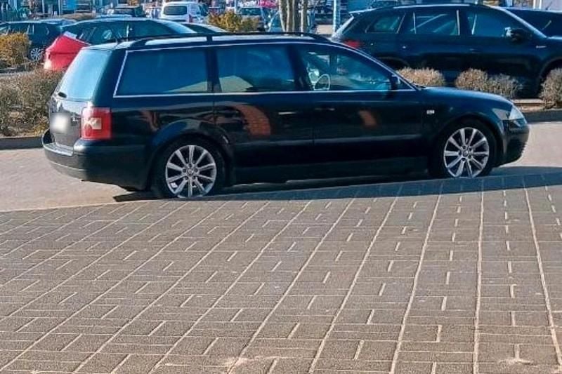 Gebraucht VW Passat 102 PS (75 kW) 2001 Schwarz Kombi