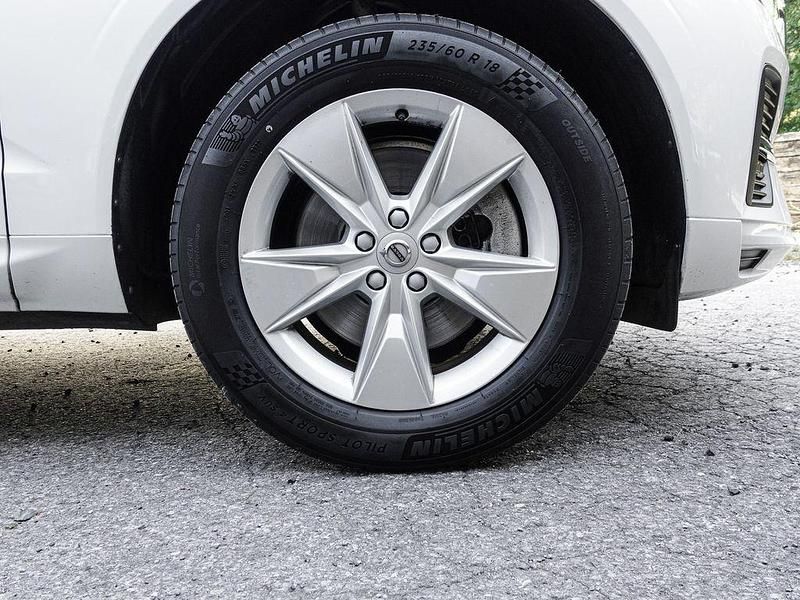 Gebraucht Volvo XC60 Core 197 PS (144 kW) 2023 Weiss SUV