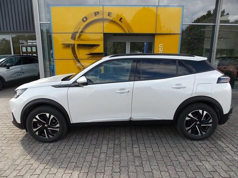 Weiß Gebraucht 2021 Peugeot e-2008 Allure SUV | 15.390 € (Guter Preis) - Bild 1/4