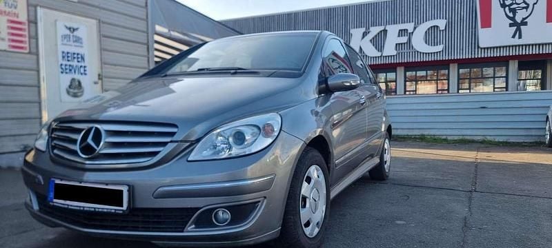 Gebraucht Mercedes B170 116 PS (85 kW) 2005 Kometgrau  metalliclack Van / Kleinbus
