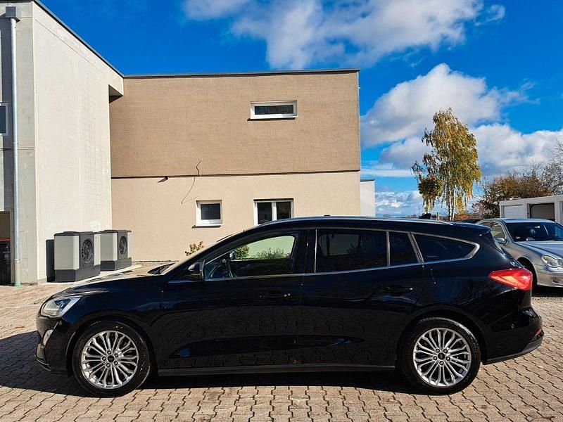 Gebraucht Ford Focus Titanium 150 PS (110 kW) 2019 Schwarz Kombi