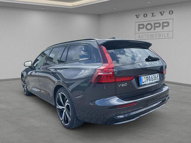 Gebraucht Volvo V60 Plus 349 PS (256 kW) 2024 Platinum grey Kombi