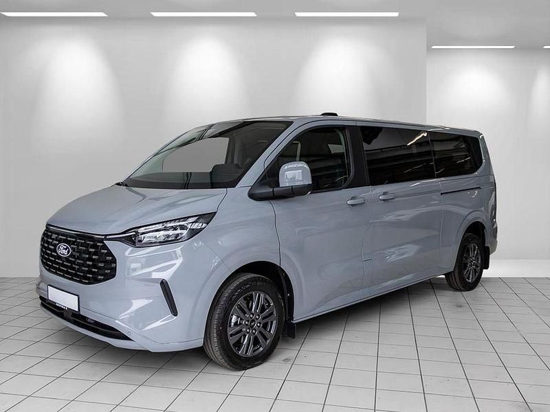 Neu Ford Tourneo Titanium 150 PS (110 kW) 2025 Grau Van / Kleinbus