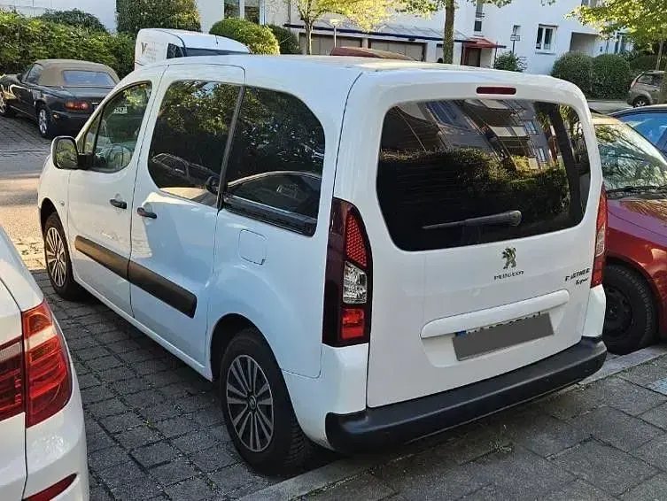 Gebraucht Peugeot Partner Tepee Active 98 PS (72 kW) 2012 Weiß Van / Kleinbus