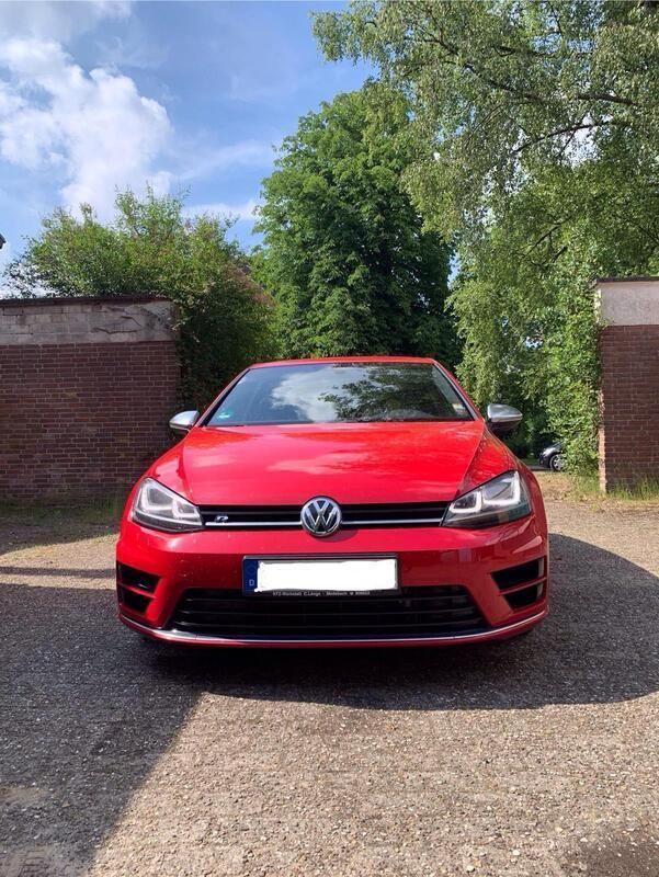 Rot Gebraucht 2014 VW Golf VII Kleinwagen | 17.850 € - Bild 1/4