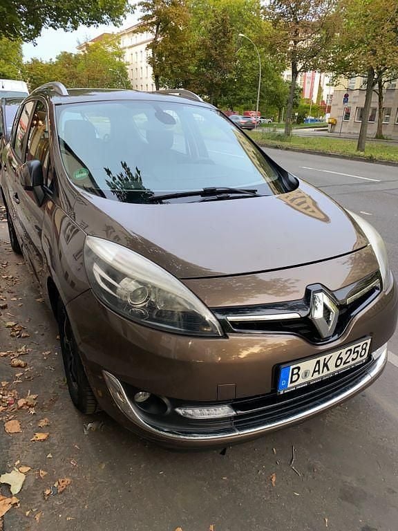 Braun Gebraucht 2013 Renault Scénic III Dynamique Van / Kleinbus | 4.990 € (Guter Preis) - Bild 1/4