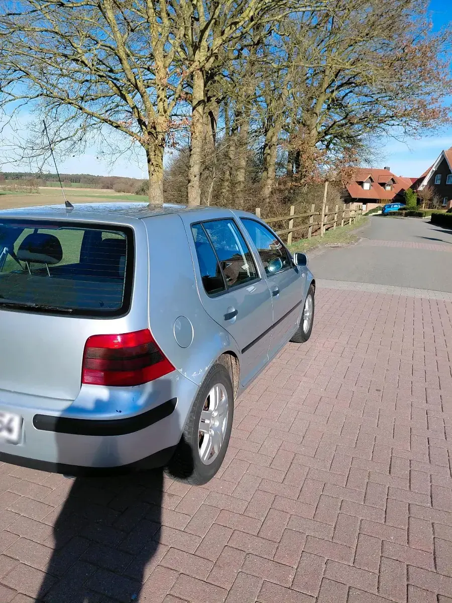 Brugt VW Golf IV 75 HK (55 kW) 2001 Sølv Hatchback