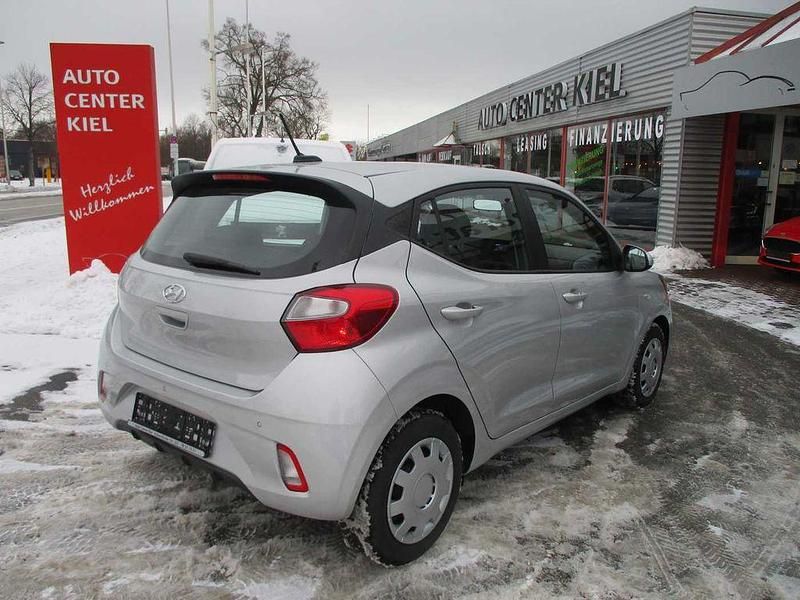 Gebraucht Hyundai i10 Select 67 PS (49 kW) 2021 Silber Kleinwagen