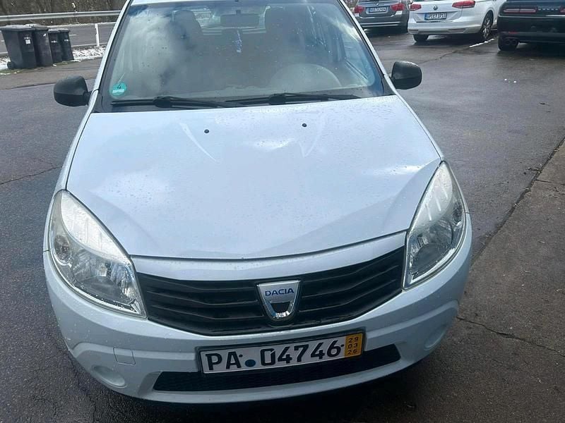 Gebraucht Dacia Sandero 75 PS (55 kW) 2009 Weiß Kombi