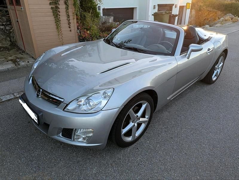 Silber Gebraucht 2009 Opel GT Cabrio | 13.500 € (Fairer Preis) - Bild 1/4