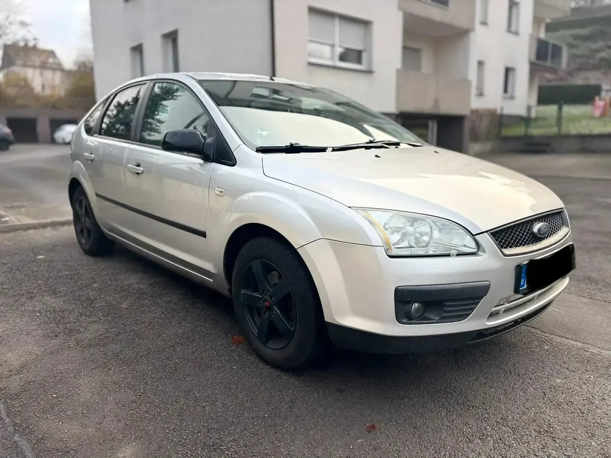 Second-hand Ford Focus 100 CP (73 kW) 2007 Gri Hatchback