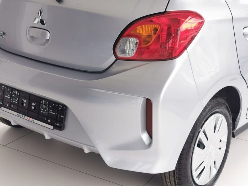 Gebraucht Mitsubishi Space Star Select 71 PS (52 kW) 2023 Silber Limousine