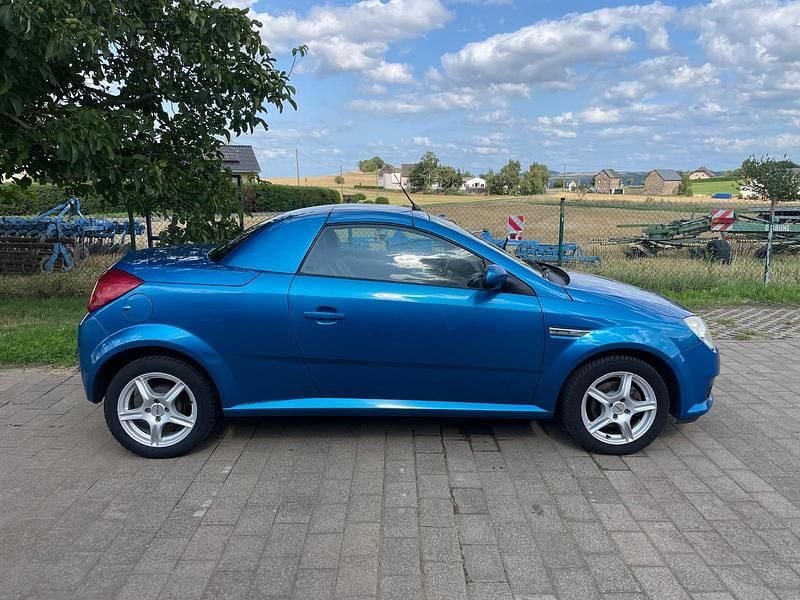 Gebraucht Opel Tigra Edition 90 PS (66 kW) 2008 Blau Cabrio