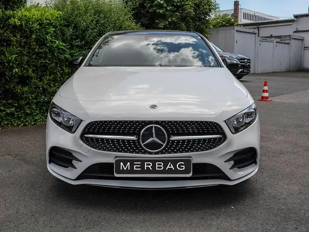 Gebraucht Mercedes A250 AMG line 218 PS (160 kW) 2022 Polarweiß Limousine