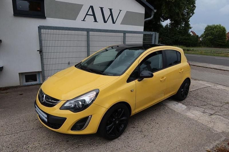 Schwarz Gebraucht 2013 Opel Corsa Color Edition Limousine | 3.300 € (Superpreis) - Bild 1/4