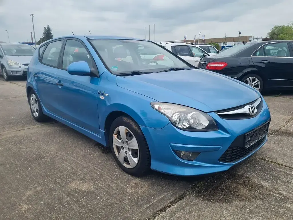 Gebraucht Hyundai i30 Classic 90 PS (66 kW) 2012 Blau Kombi