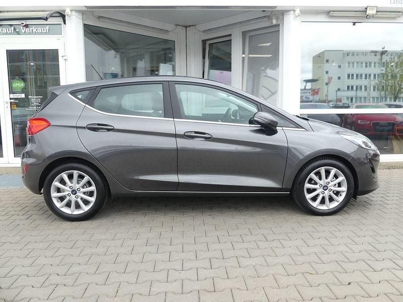 Gebraucht Ford Fiesta Titanium 101 PS (74 kW) 2017 Grau Limousine