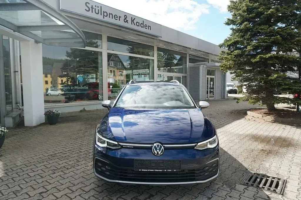 Używany VW Golf VIII 200 KM (147 kW) 2024 Niebieski Kombi