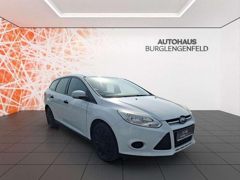 Gebraucht Ford Focus Ambiente 101 PS (74 kW) 2014 Weiß Kombi