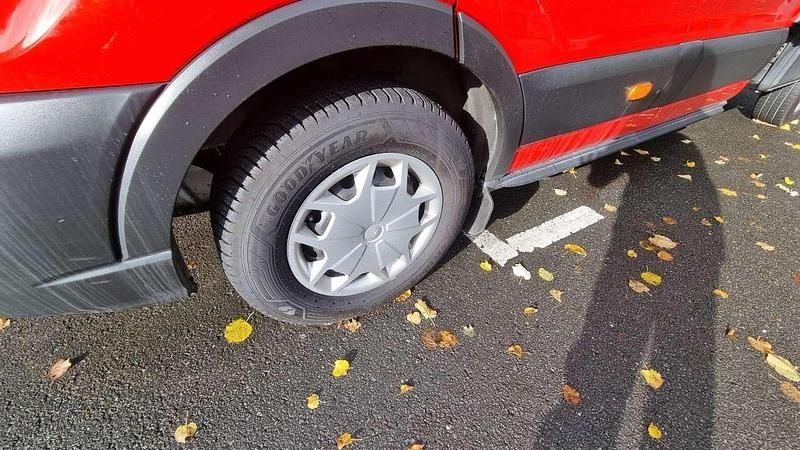 Gebraucht Ford Transit 131 PS (96 kW) 2020 Rot Limousine