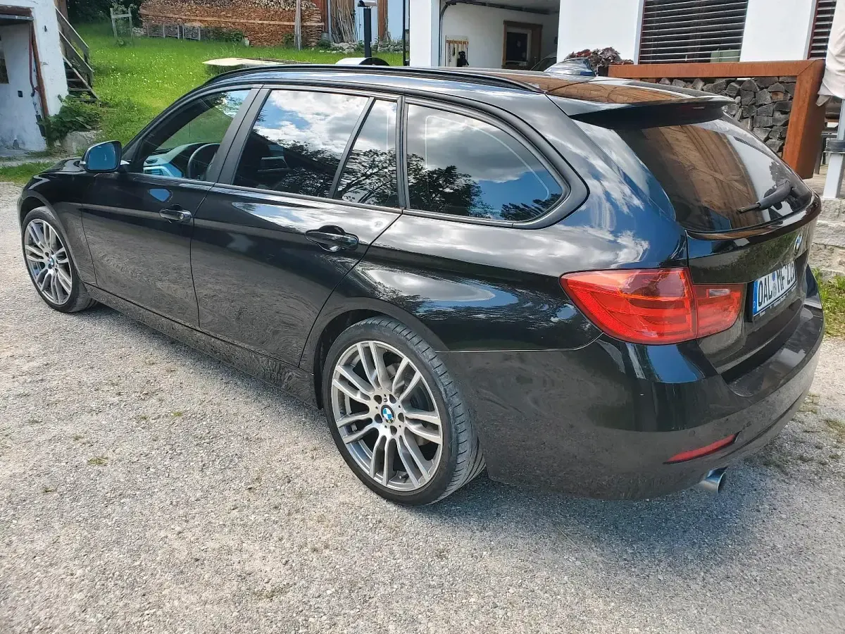 Gebraucht BMW 320 184 PS (135 kW) 2013 Schwarz Kombi