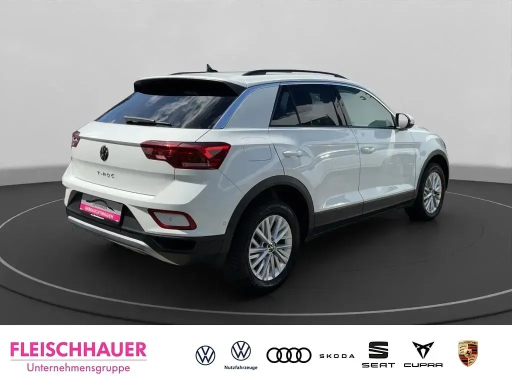 Second-hand VW T-Roc Life 116 CP (85 kW) 2024 Alb SUV