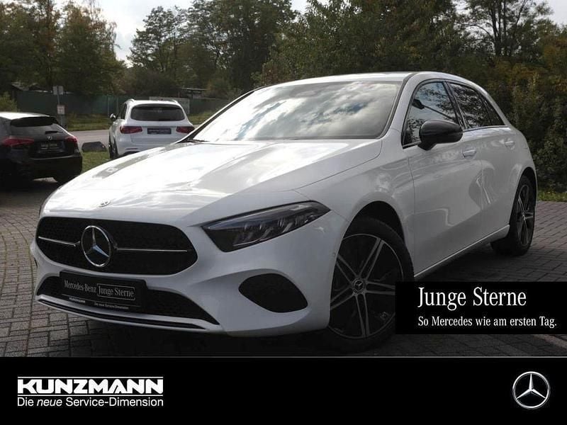Polarweiss Gebraucht 2024 Mercedes A250 Progressive Limousine | 28.980 € (Guter Preis) - Bild 1/4