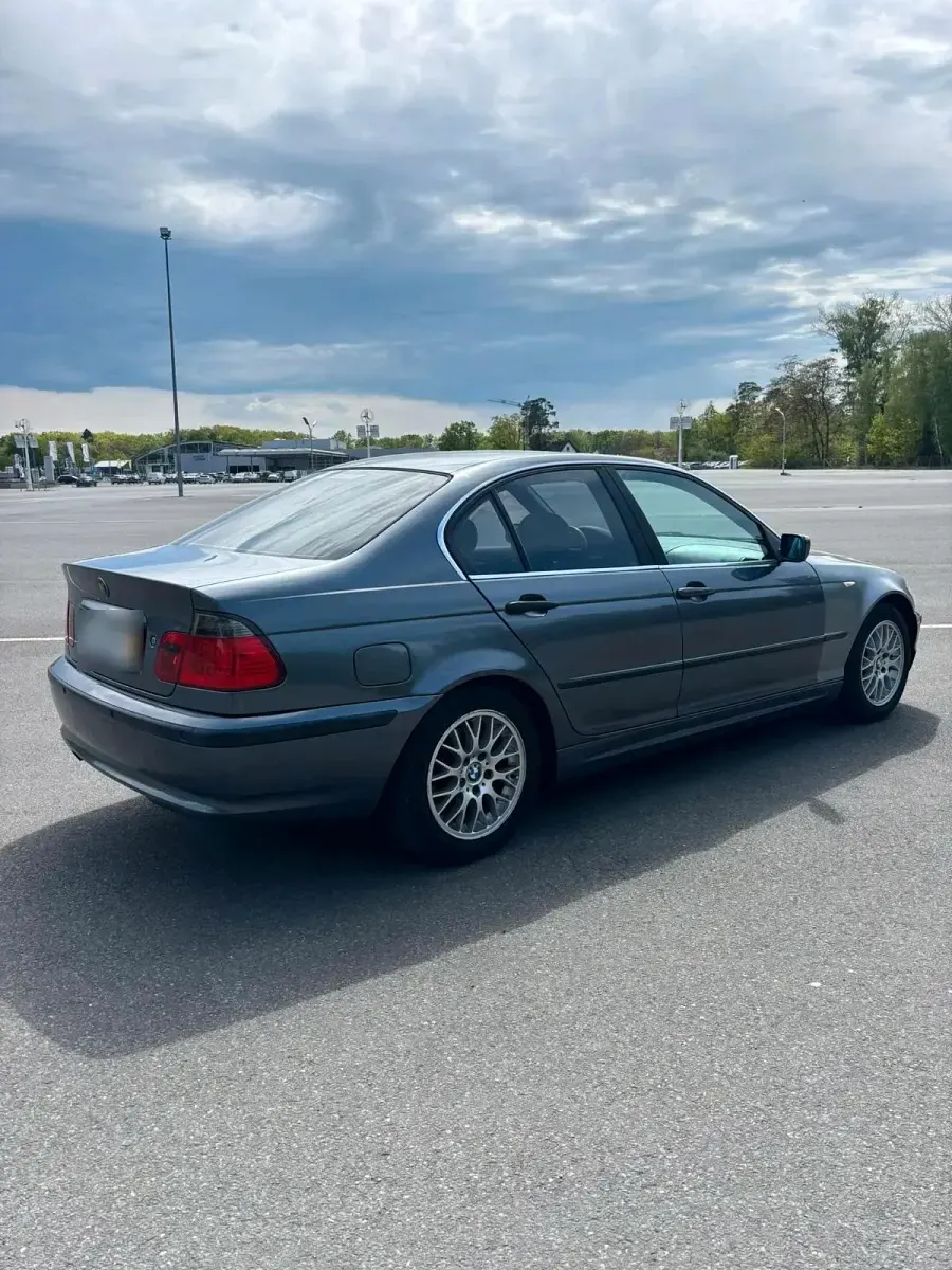 Gebraucht BMW 325 192 PS (141 kW) 2002 Grau Limousine