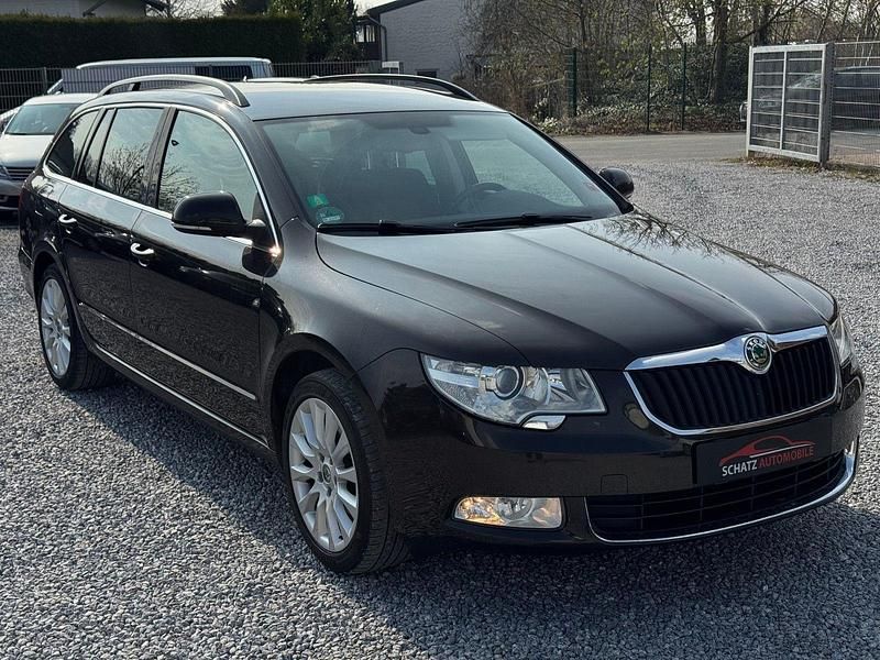 Usado Skoda Superb Exclusive 200 HP (147 kW) 2013 Castanho Carrinha