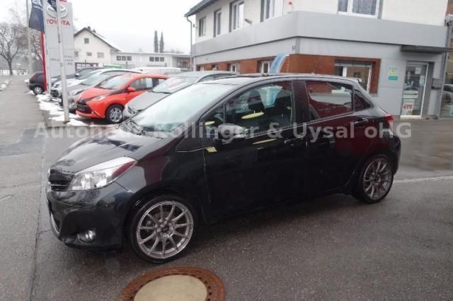 Gebraucht Toyota Yaris Club 99 PS (72 kW) 2012 Schwarz metallic Kleinwagen