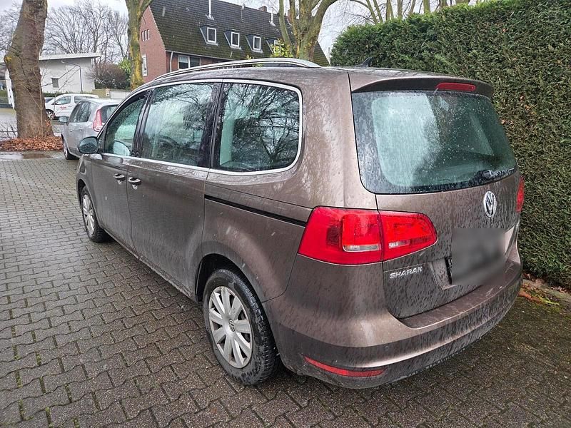 Gebraucht VW Sharan 140 PS (102 kW) 2012 Braun Van / Kleinbus