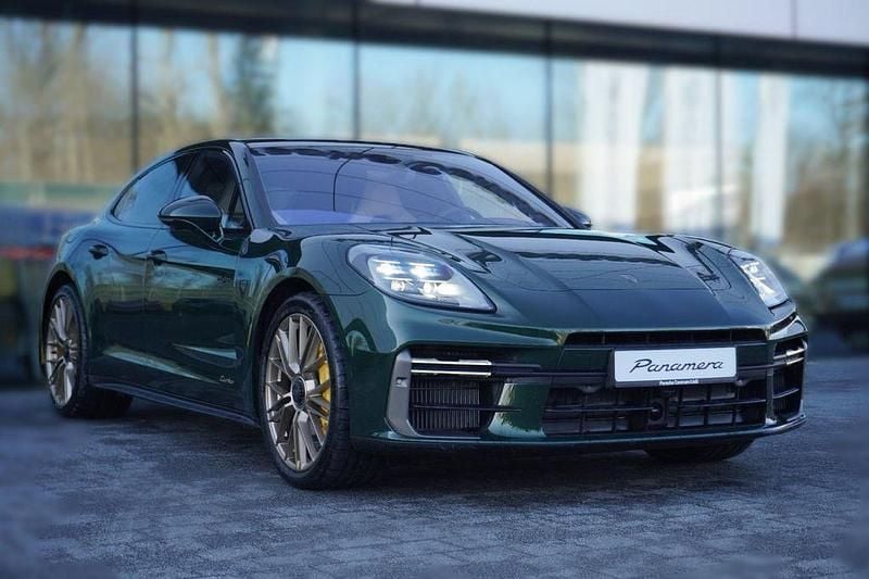 Neu Porsche Panamera Turbo E-Hybrid 680 PS (500 kW) 2025 Grün Kleinwagen