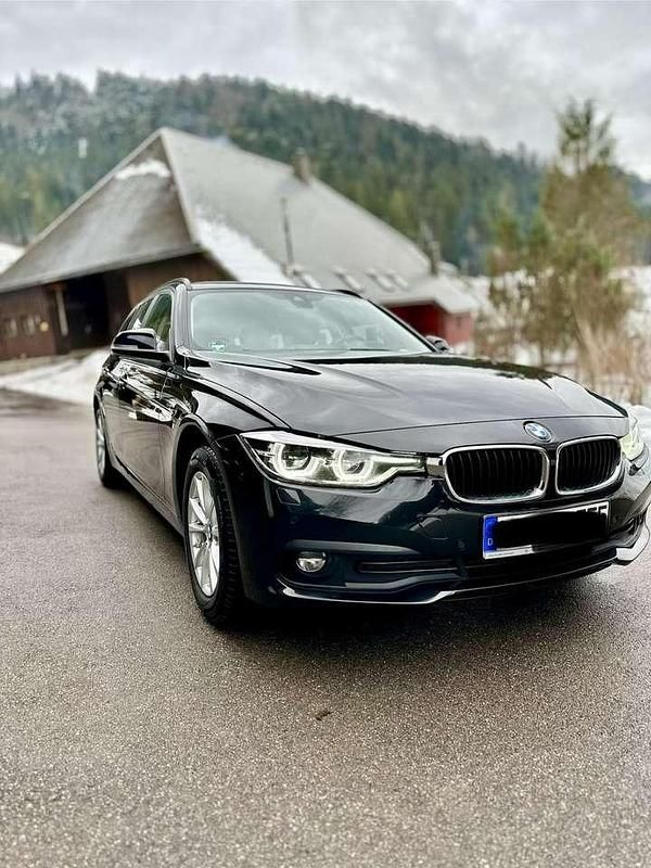 Gebraucht BMW 320 Advantage 190 PS (139 kW) 2018 Schwarz Kombi