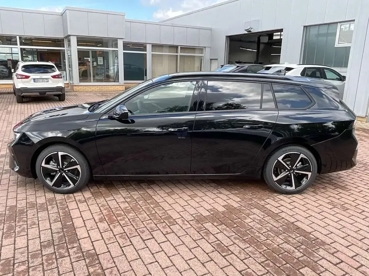 Neu Opel Astra 131 PS (96 kW) 2025 Karbon schwarz Kleinwagen