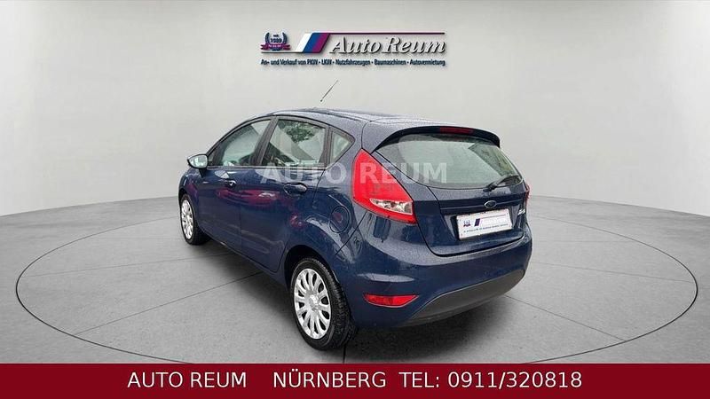 Gebraucht Ford Fiesta Trend 60 PS (44 kW) 2009 Blau Kleinwagen