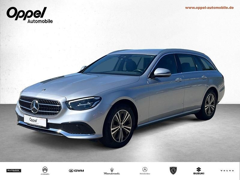 Hightechsilber metallic Gebraucht 2022 Mercedes E220 Avantgarde Limousine | 38.490 € (Guter Preis) - Bild 1/3