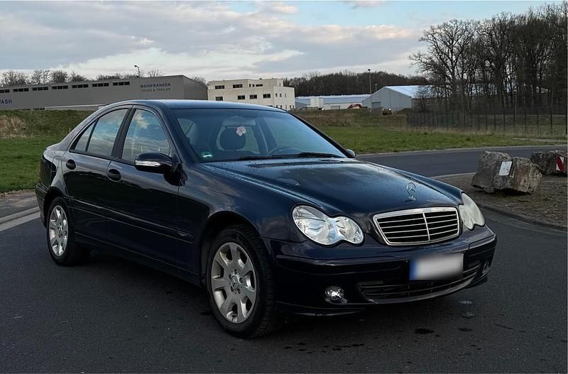 Gebraucht Mercedes C180 143 PS (105 kW) 2004 Schwarz Limousine