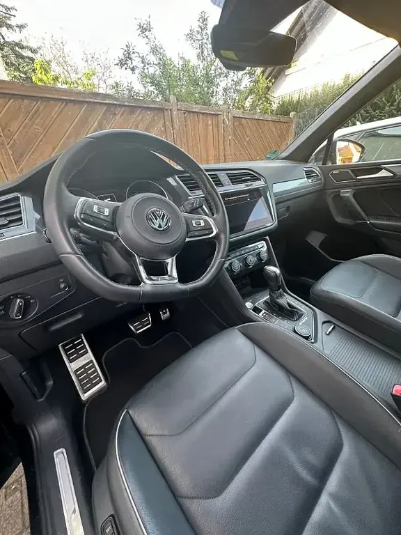 Gebraucht VW Tiguan Allspace R-line 239 PS (175 kW) 2020 Schwarz SUV
